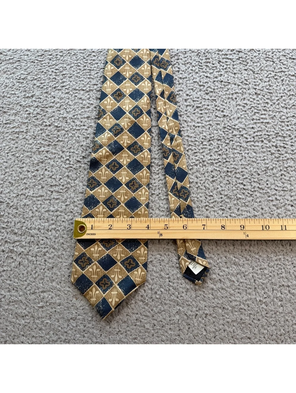 Vintage 1990s Made in USA 100% Silk Geometric Diamond Necktie Navy Tan 4